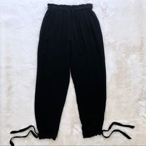 Lulu’s Black Tie-Detail Pants